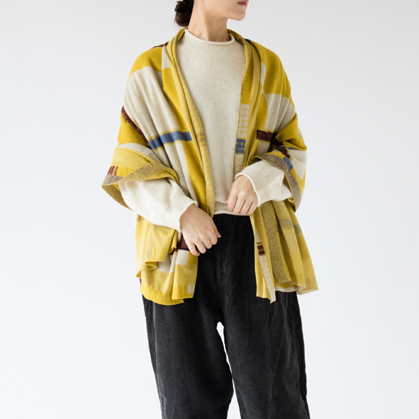 着用イメージ（YELLOW）