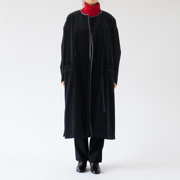 紐を結んでいない状態(モデル身長:163cm) 紐を結んでいない状態(モデル身長:163cm)