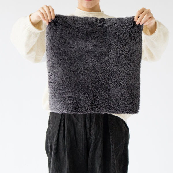 モデル身長162cm・UKCURLY-DARK GREY