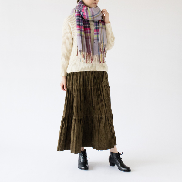 単調になる冬のコーデもぱっと明るくなります(モデル身長:162cm) 単調になる冬のコーデもぱっと明るくなります(モデル身長:162cm)