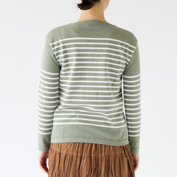 モデル身長162cm、着用サイズXS モデル身長162cm、着用サイズXS