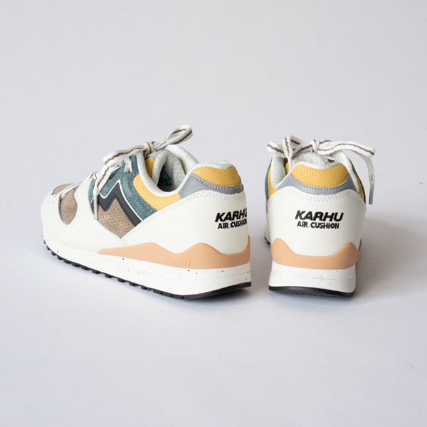 後ろ姿も注目を集めるおしゃれな配色に 後ろ姿も注目を集めるおしゃれな配色に