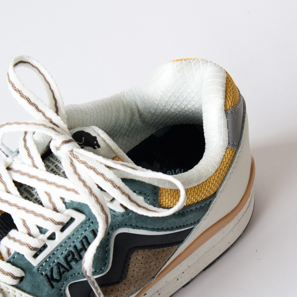 脱ぎ履きもしやすい履き口 脱ぎ履きもしやすい履き口