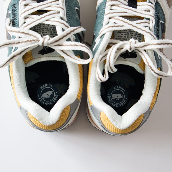 かかと部分にクッションがあるので靴擦れの心配がありません かかと部分にクッションがあるので靴擦れの心配がありません