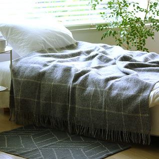 スロー（130×200） ヴィンガ／KLIPPAN（クリッパン）｜愛着を持って