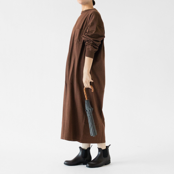 雨の日が楽しみになる折りたたみ傘(モデル身長162cm、GREY) 雨の日が楽しみになる折りたたみ傘(モデル身長162cm、GREY)