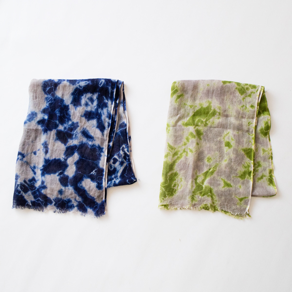 左：DARK NAVY／GREY・右：OLIVE／GREY