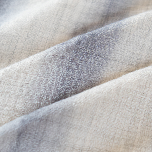 しなやかで柔らかい肌触り(SILVER GREY／LIGHT GREY)