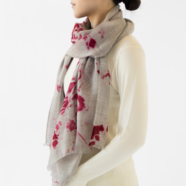 モデル身長162cm・CRIMSON ／LIGHT GREY