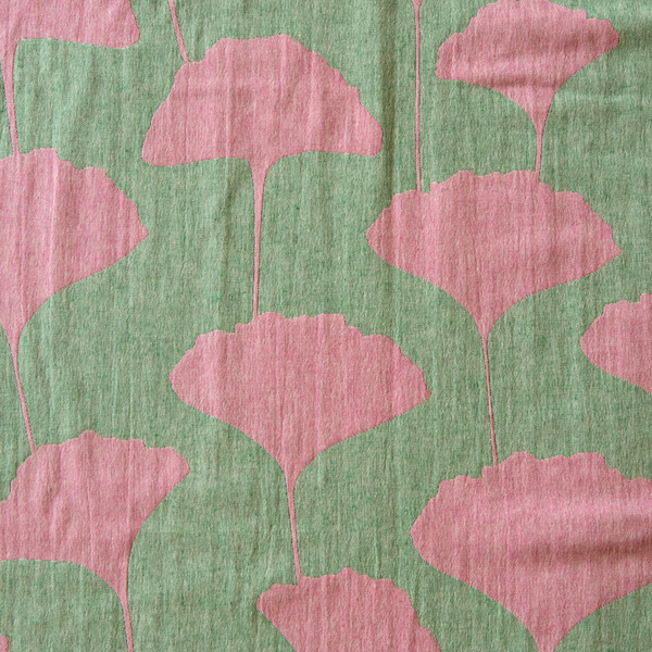 北欧らしいなかなかないカラーリングです(LUSH) 北欧らしいなかなかないカラーリングです(LUSH)