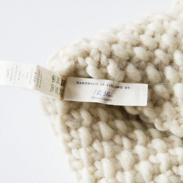 タグには製作者の名前入り(nat white)