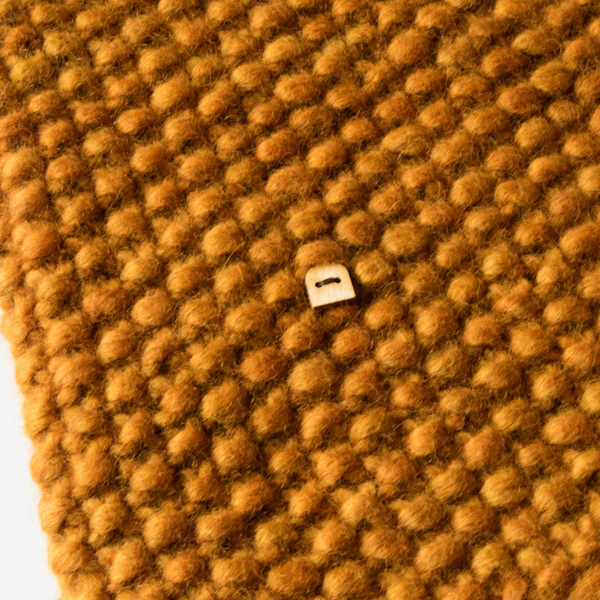 手編みの温かいニット(autumn orange)