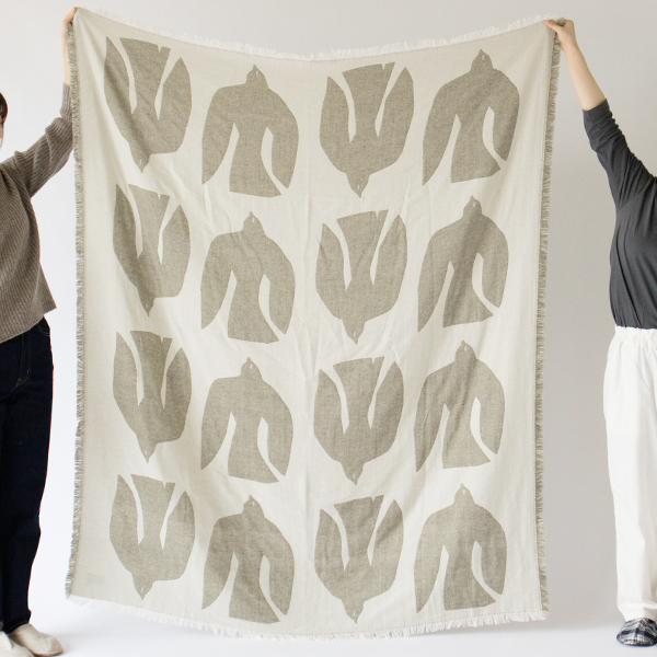 女性が持った時のサイズ(OLIVE)