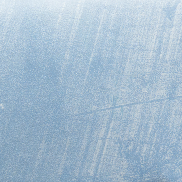 表面に浮き出る白い粉は革の強度にとって必要な天然脂肪分です