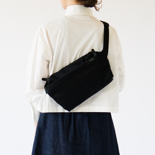 Sling（ボディバッグ）(MELBOURNE BLACK、身長162cm)