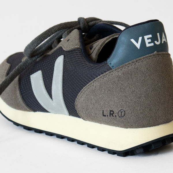 アルベオメッシュのアッパー(リサイクルペットボトル100%) アルベオメッシュのアッパー(リサイクルペットボトル100%)