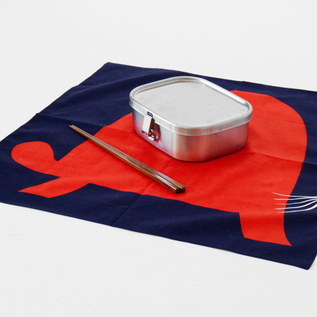 お弁当を包んで(かめ) お弁当を包んで(かめ)