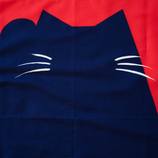 職人の手によって一つ一つ丁寧に染められています(ねこ) 職人の手によって一つ一つ丁寧に染められています(ねこ)