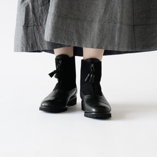 chausser タッセル付きジップブーツ