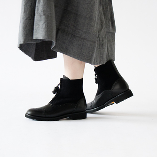 chausser タッセル付きジップブーツ