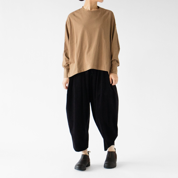 程よいボリュームが魅力(BLACK、モデル身長:162cm) 程よいボリュームが魅力(BLACK、モデル身長:162cm)