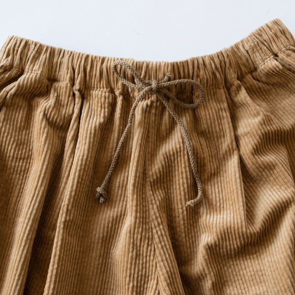 ウエストはゴムと紐で調節可能(CAMEL BEIGE) ウエストはゴムと紐で調節可能(CAMEL BEIGE)