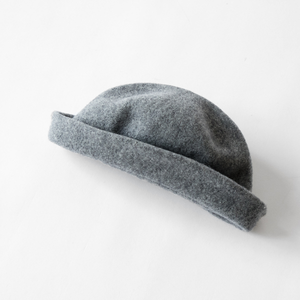 全く違う印象になる帽子です(GREYMIX)