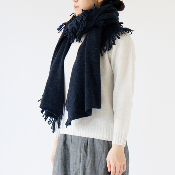 厳選された暖かな素材が優しく首元を包み込みます(NAVY MIX) 厳選された暖かな素材が優しく首元を包み込みます(NAVY MIX)
