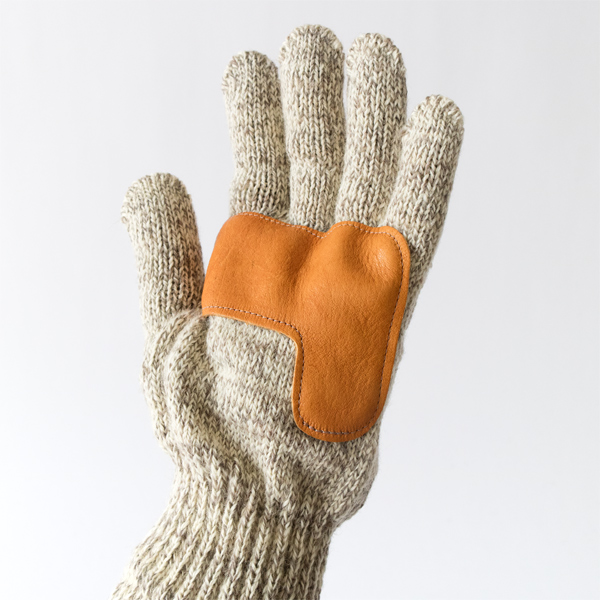 手のひら側にはディアスキン（鹿革）を使用(Otameal)