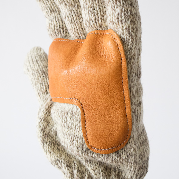 ディアスキンは滑り止め効果もあり、しっかりとしたグリップ力があります(Otameal)