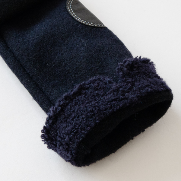 気持ちよいもこもこのボア(NAVY)