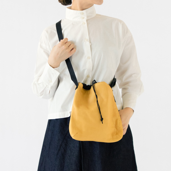 YELLOW・モデル身長162cm YELLOW・モデル身長162cm