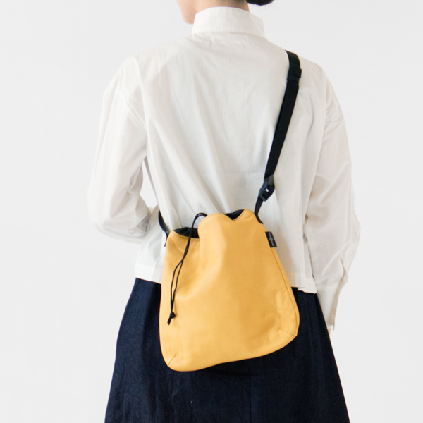 YELLOW・モデル身長162cm YELLOW・モデル身長162cm