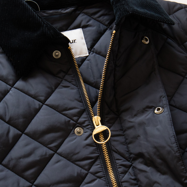 Barbour(バブアー)の刻印が打たれた引き手 Barbour(バブアー)の刻印が打たれた引き手