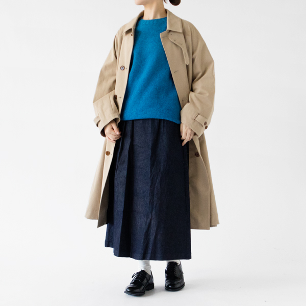 軽やかな着心地、保温性(38サイズ・モデル身長:162cm) 軽やかな着心地、保温性(38サイズ・モデル身長:162cm)