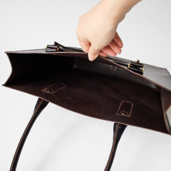 バッグを開けた様子(CIGER) バッグを開けた様子(CIGER)