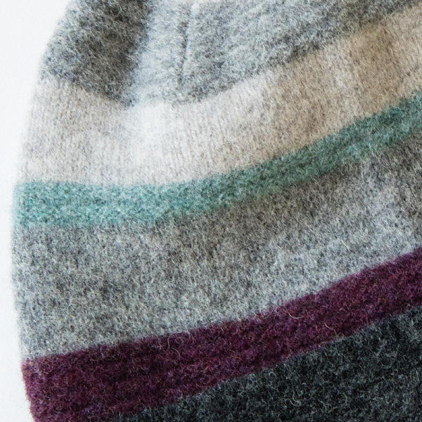 差し色がコーディネートのアクセントに(2101 GREY) 差し色がコーディネートのアクセントに(2101 GREY)