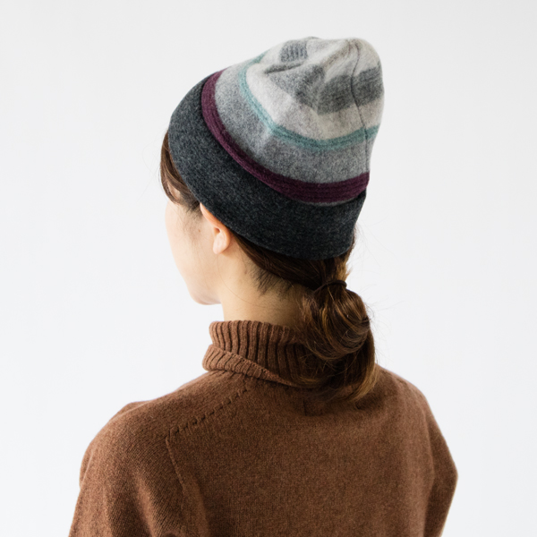 いつもの装いに遊びが欲しいときに(2101 GREY) いつもの装いに遊びが欲しいときに(2101 GREY)