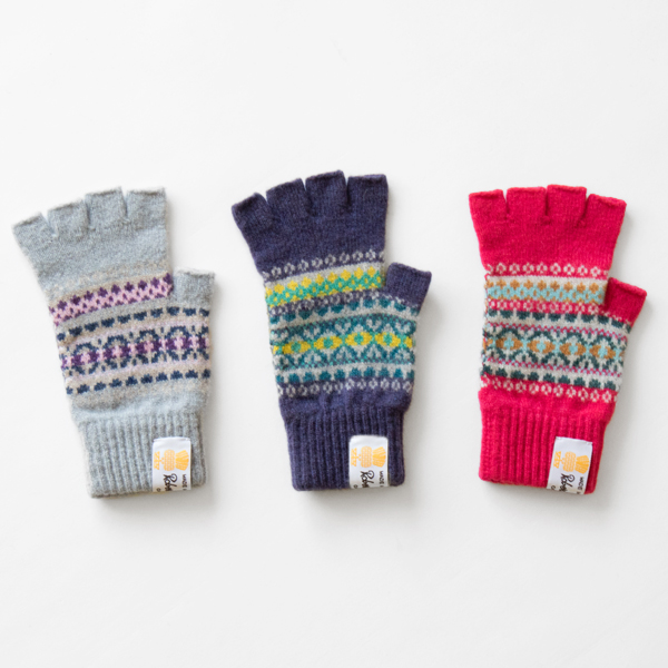 3カラーご用意しました(左からLT.GREY、PURPLE、RED)