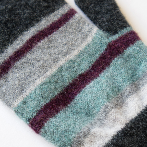 差し色がコーディネートのアクセントに(2101 GREY) 差し色がコーディネートのアクセントに(2101 GREY)