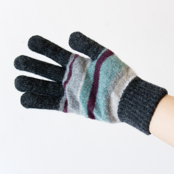 しっとりとつけ心地の良い手袋です(2101 GREY) しっとりとつけ心地の良い手袋です(2101 GREY)