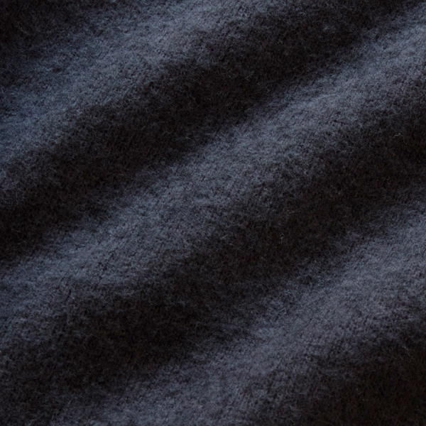 体温を逃さずじんわりと温かい生地(NAVY)