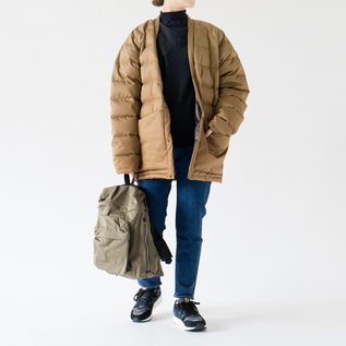 上からダウンを着てもごわつきません(モデル身長162cm・NAVY) 上からダウンを着てもごわつきません(モデル身長162cm・NAVY)