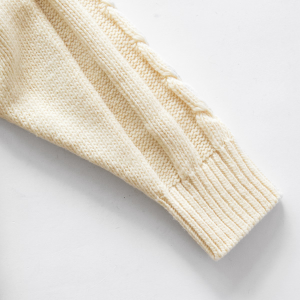 袖口はシンプルに(WHITE)