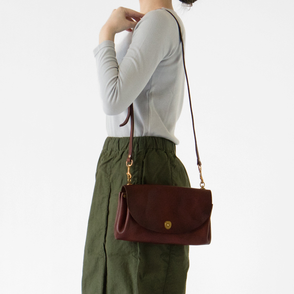 モデル身長162cm、CAMEL