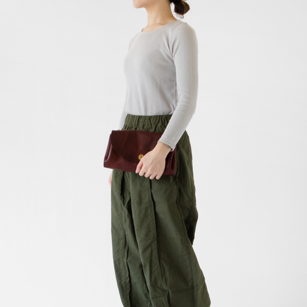 モデル身長162cm、CAMEL