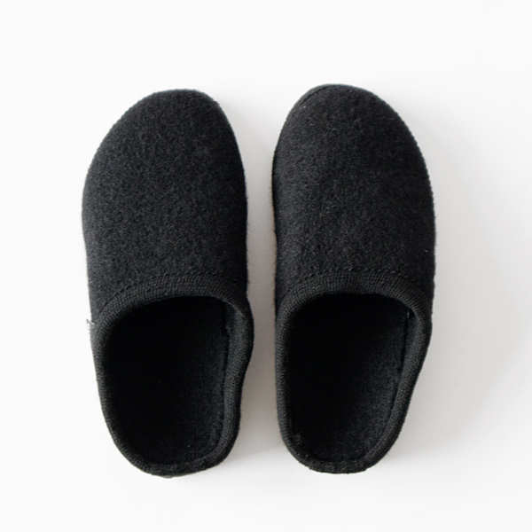 着地時の衝撃吸収にも十分配慮され、足との一体感があります 着地時の衝撃吸収にも十分配慮され、足との一体感があります