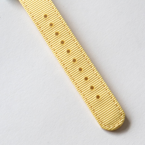 手首の長さ約13cm〜19.5cmに対応(BUBBLE GUM)