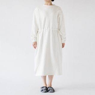 OFF WHITE・モデル身長162cm OFF WHITE・モデル身長162cm
