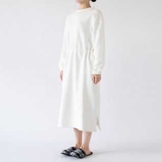 OFF WHITE・モデル身長162cm OFF WHITE・モデル身長162cm